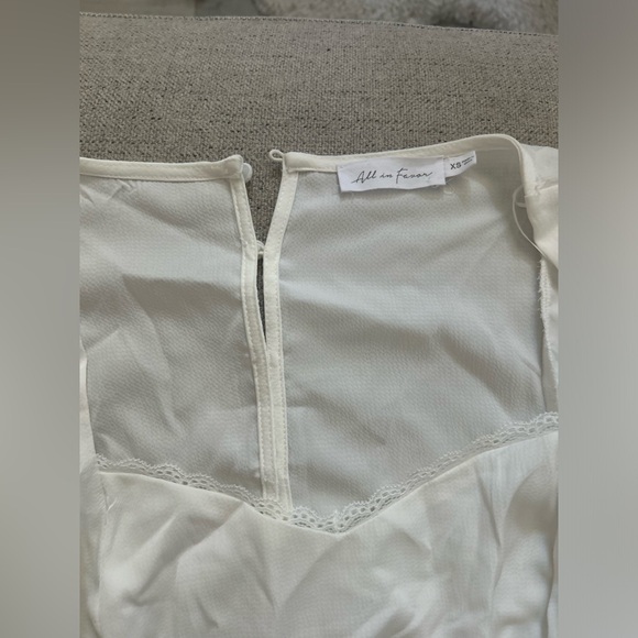 All in favor White Mini Dress - Picture 4 of 7